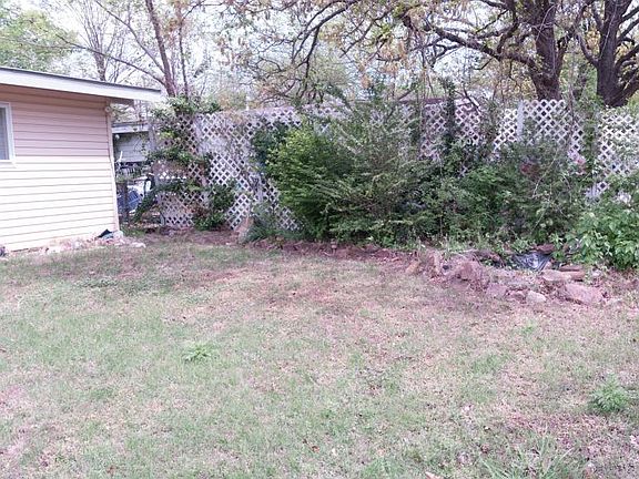 Front of House / Yard