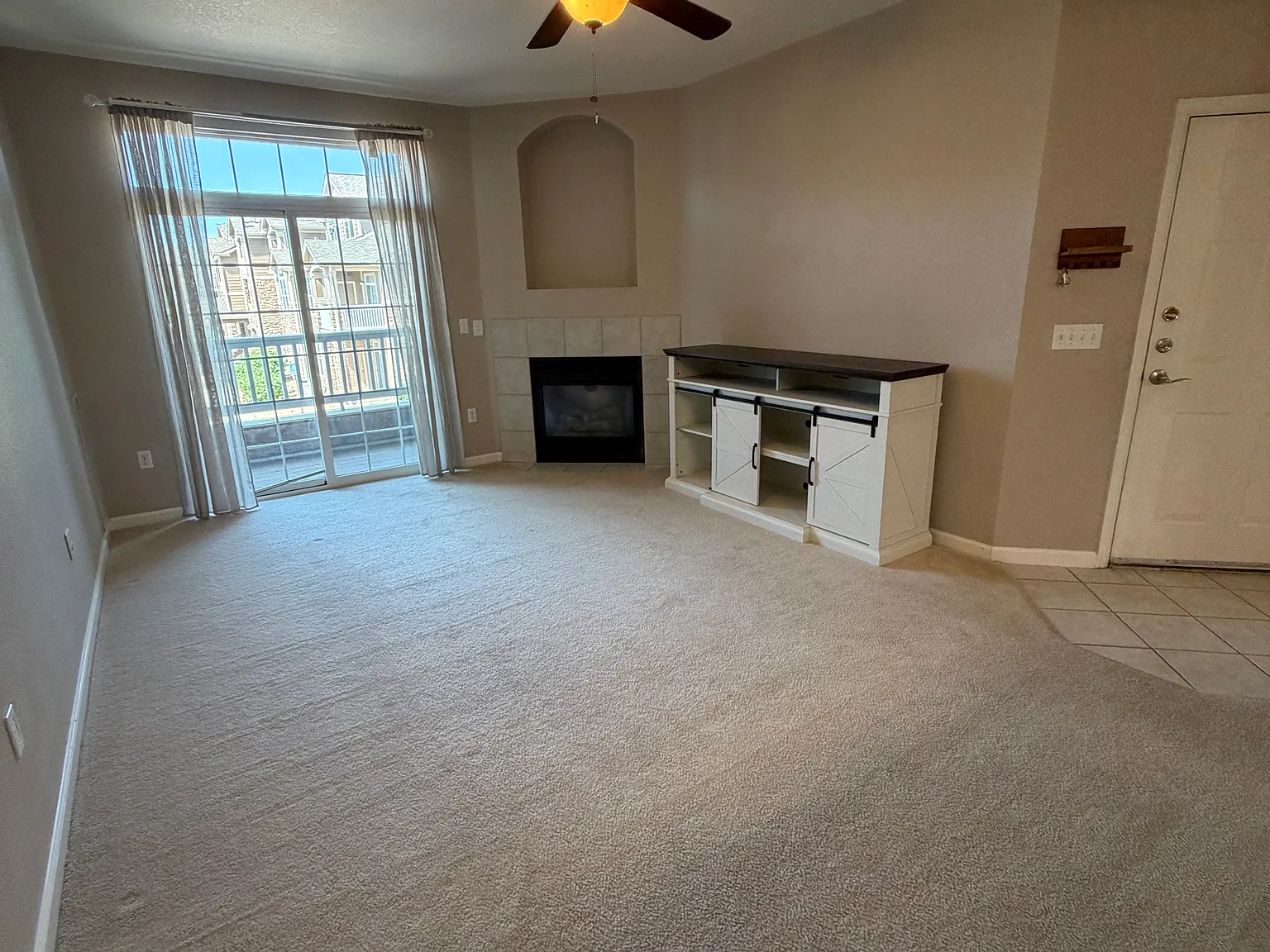 7440 S Blackhawk St — Photo 1