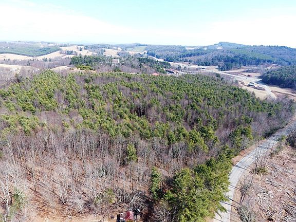 4th image of 13 Chances Creek Rd