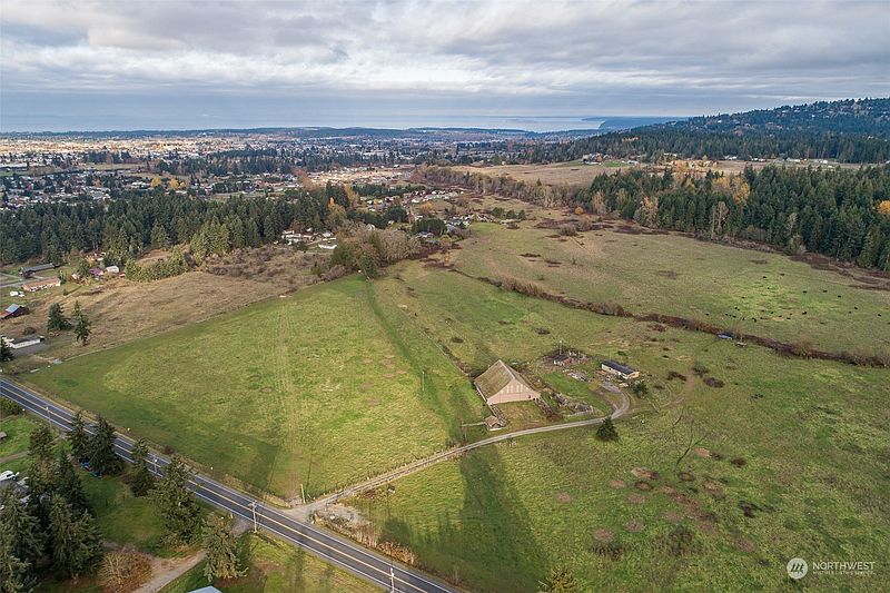 4th image of 1239 River Road