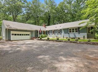 45 White Oak Ln, Woodbridge, CT 06525