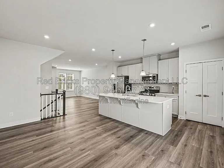 9342 Mallard Mills Dr — Photo 11