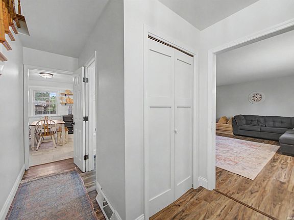 4th image of 7800 Meadow Ln