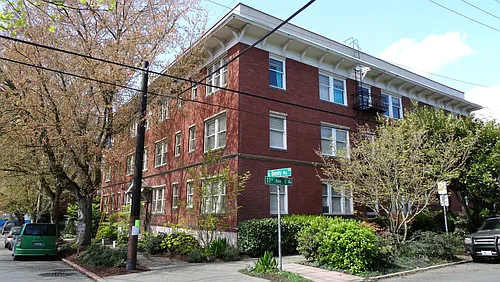 Lincoln Court Photo 1