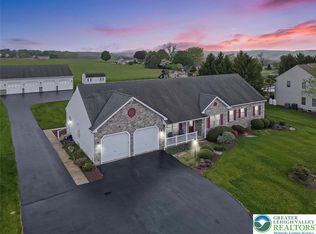 2934 Grundsau Ct, Fogelsville, PA 18051