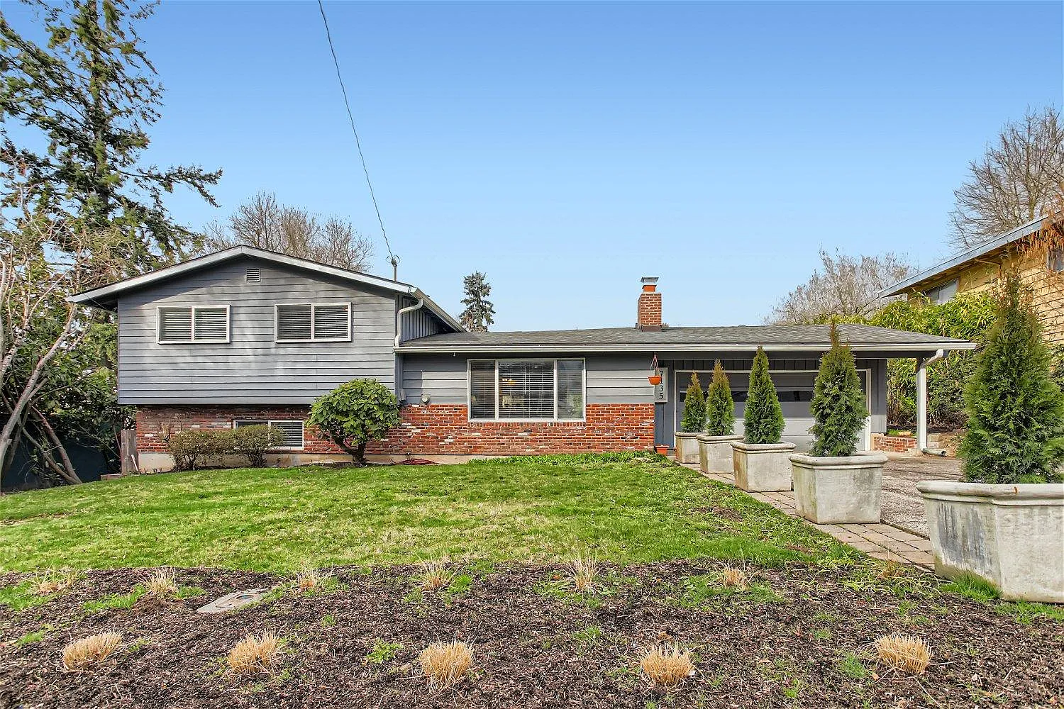 4 bed, 2240 sqft, $3,785 — Photo 3