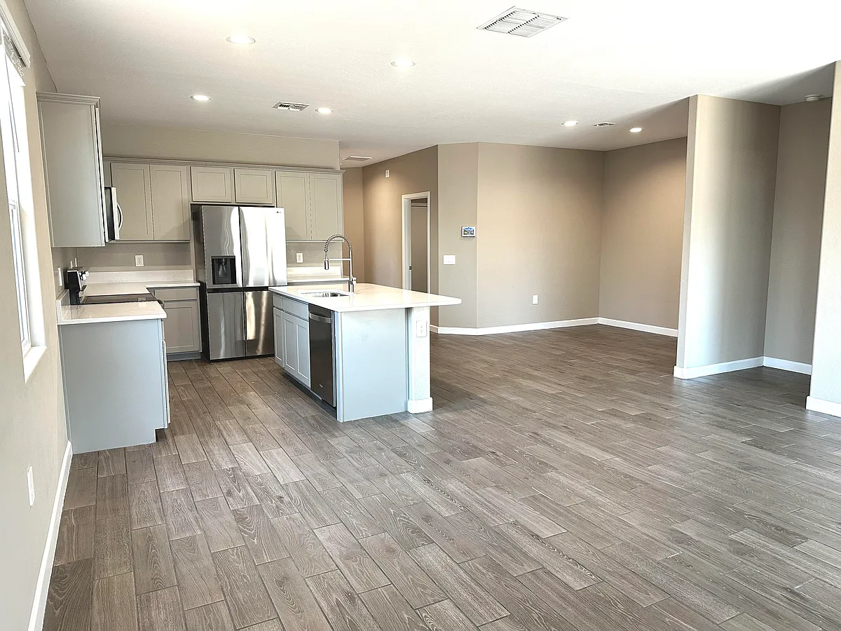 Building Photo - 1077 W Tuli Way