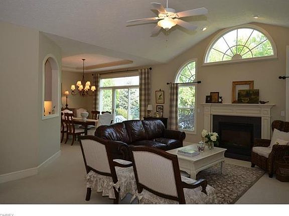 5th image of 32870 Sorrento Ln