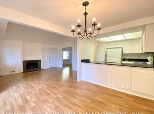 36 Crestfield Ct, Lake Oswego, OR 97035