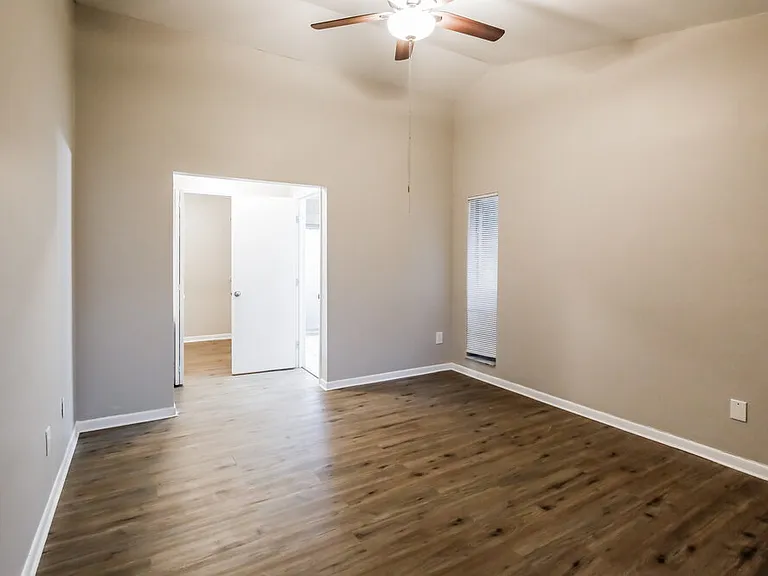 3701 NW 7th Ct — Photo 9