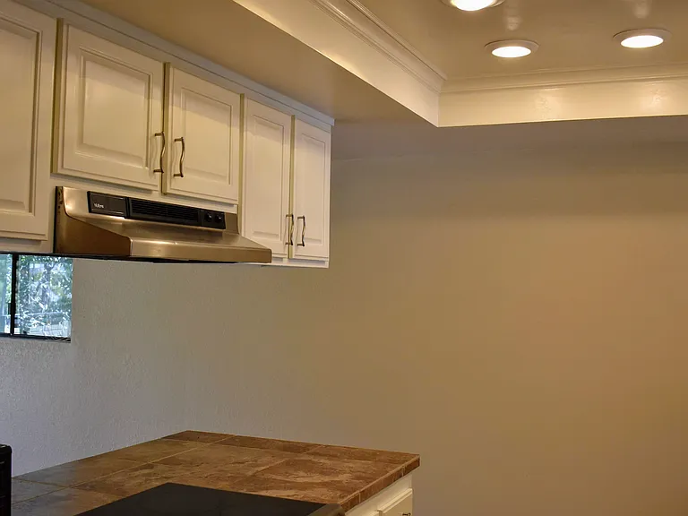 3290 Rockview Pl #6 — Photo 4