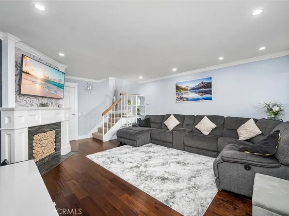 9061 Cobblestone Ln, Cypress, CA 90630
