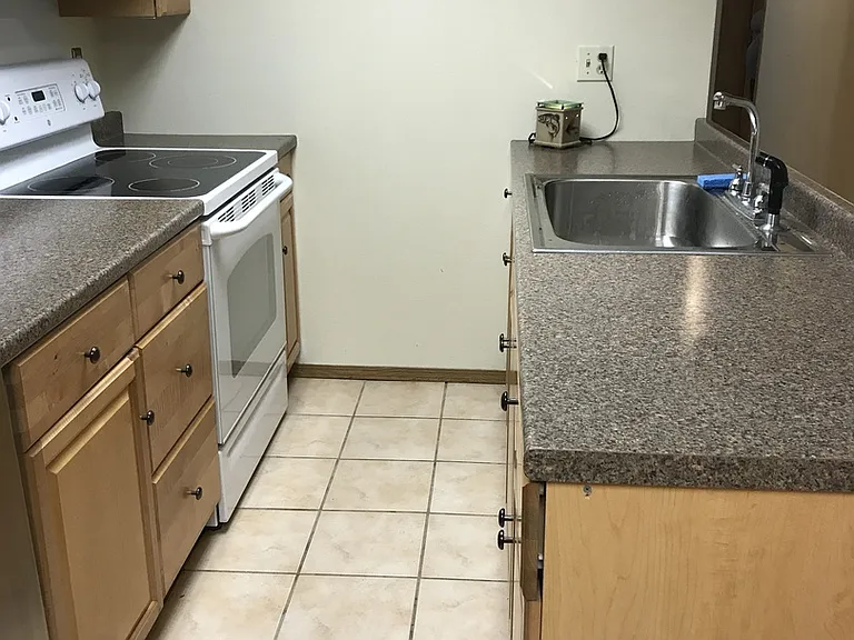 2591 Garnet Dr — Photo 7