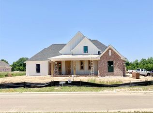129 Country Ln, Canton, MS 39046