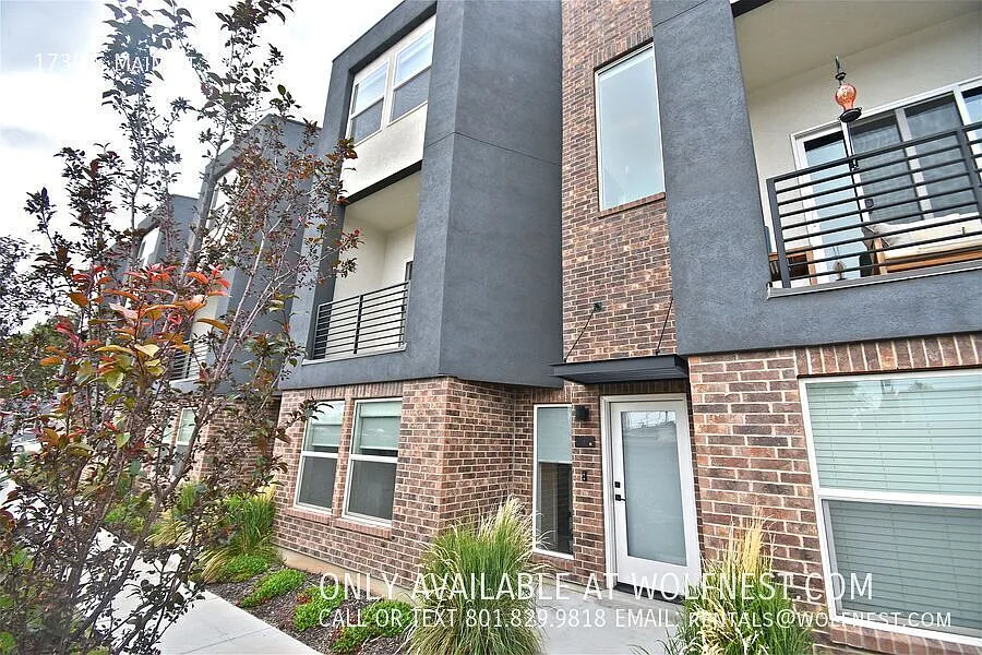 3 bed, 1739 sqft, $2,885 — Photo 2
