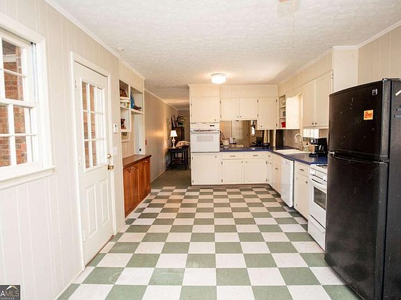 4th image of 1310 Moores Ford Rd