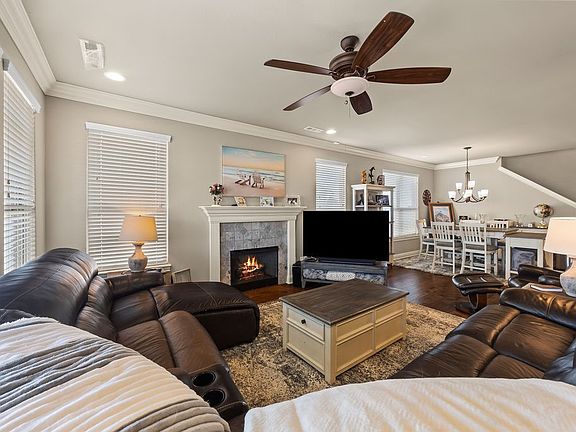 5th image of 505 Sunset Dr