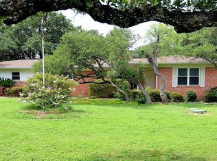 105 Sunway Dr, Hollywood Park, TX 78232
