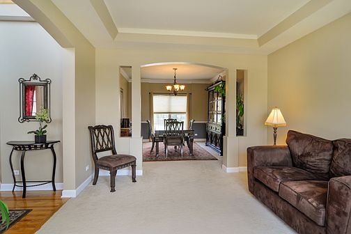 4th image of 661 Carriage Way