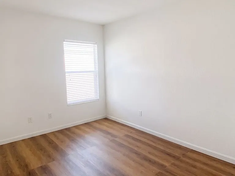 831 Enclair St — Photo 12