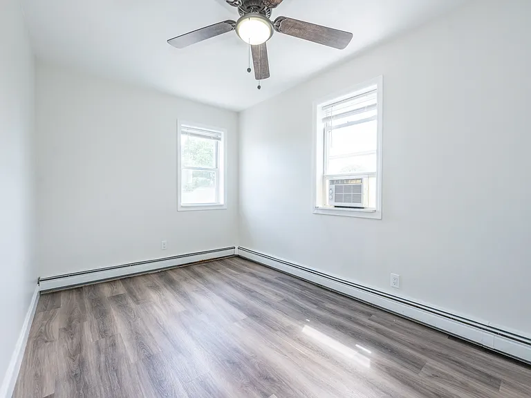 116 Lexington Ave — Photo 20