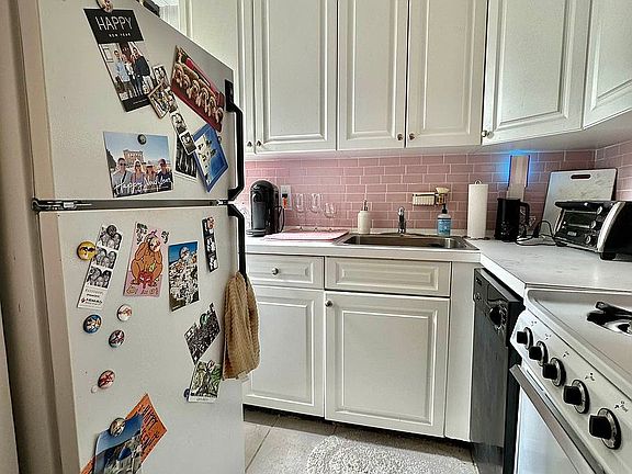 5th image of 318 E 78th St APT 29