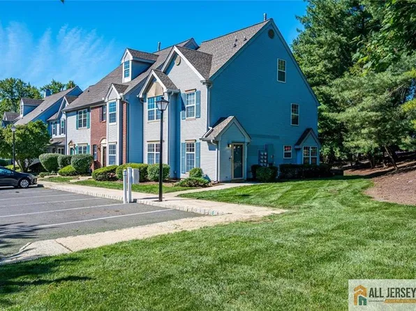 1 Rachel Ct, Kendall Park, NJ 08824