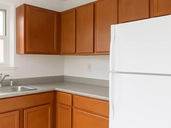 76-03 Commonwealth Boulevard image 3 of 4