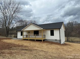 923 Newfound Rd, Leicester, NC 28748