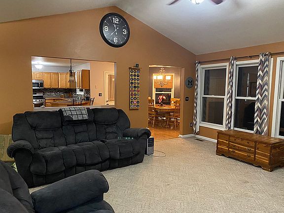 2nd image of 9355 Walnut Dr