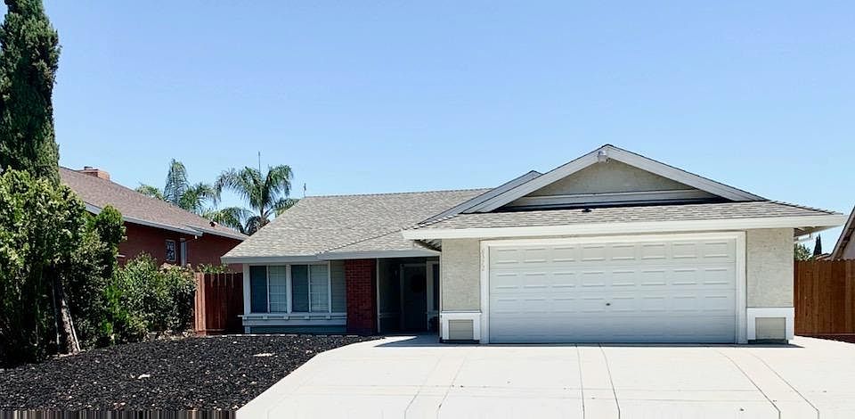 1st image of 8372 Vintage Park Dr