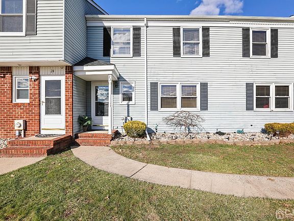 2nd image of 23 Gardenia Ct #23