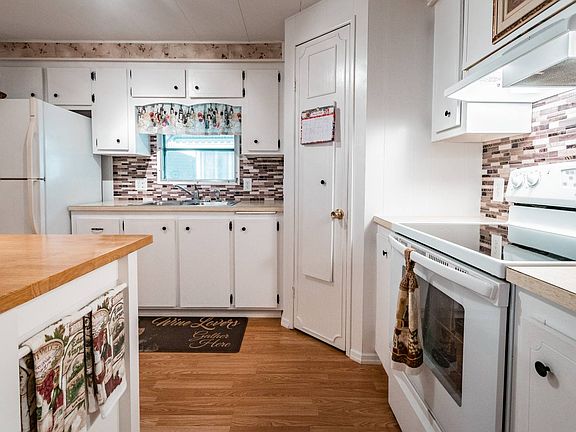 4th image of 2505 E Bay Dr #125