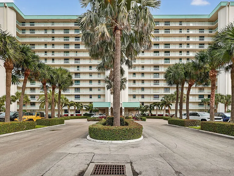9940 S Ocean Dr #202 — Photo 40