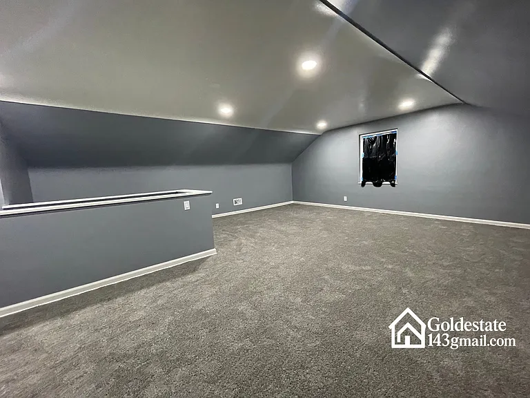 MASTER BEDROOM!