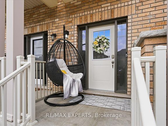 2nd image of 68 Lorne Thomas Pl S