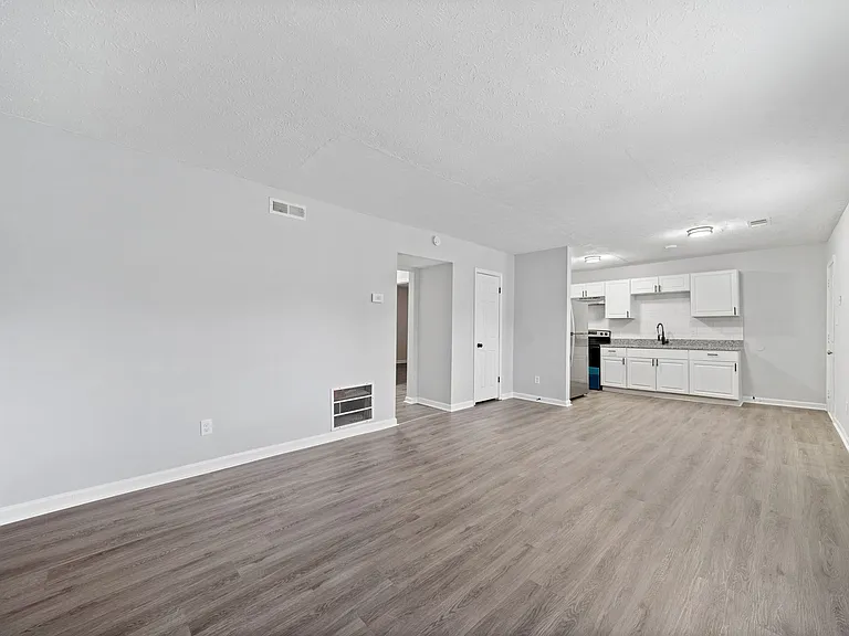 Dawkins Gardens Apartments — Photo 3