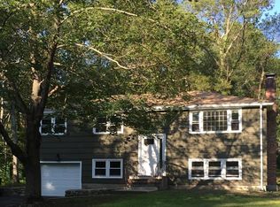 10 Old Coach Rd, Norfolk, MA 02056