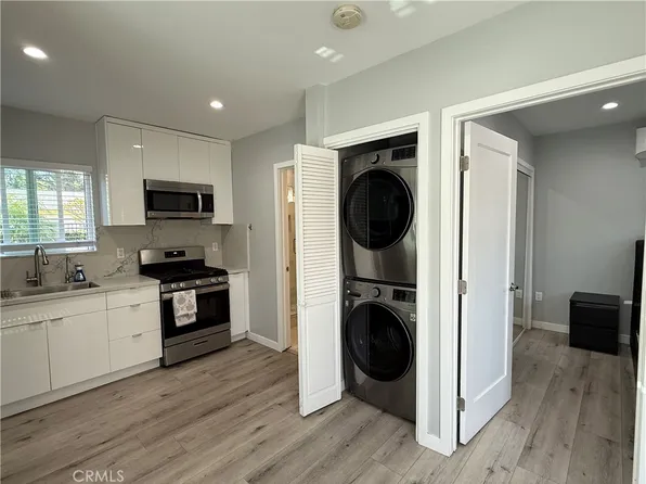 11406 Collett Ave, Granada Hills, CA 91344