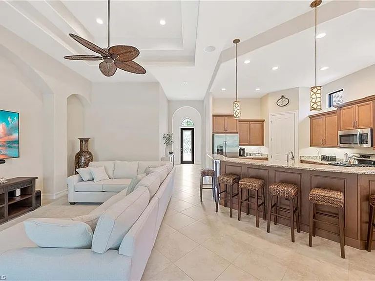 6255 Brunello Ln — Photo 7