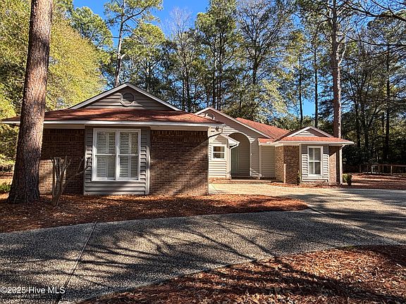 2nd image of 105 Merion Cir