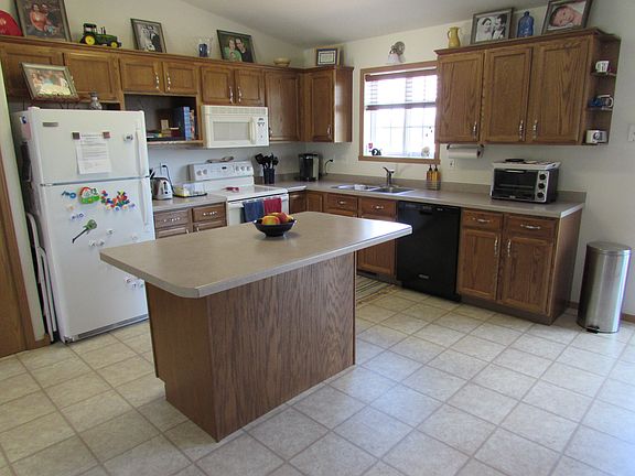 3rd image of 1713 Huntington Ct