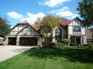 925 Burgess Hill Rd, Naperville, IL 60565