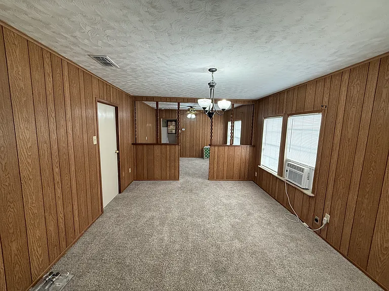 310 E Rachal St — Photo 10