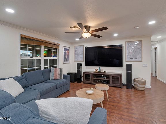 4th image of 1705 W EL ALBA Way