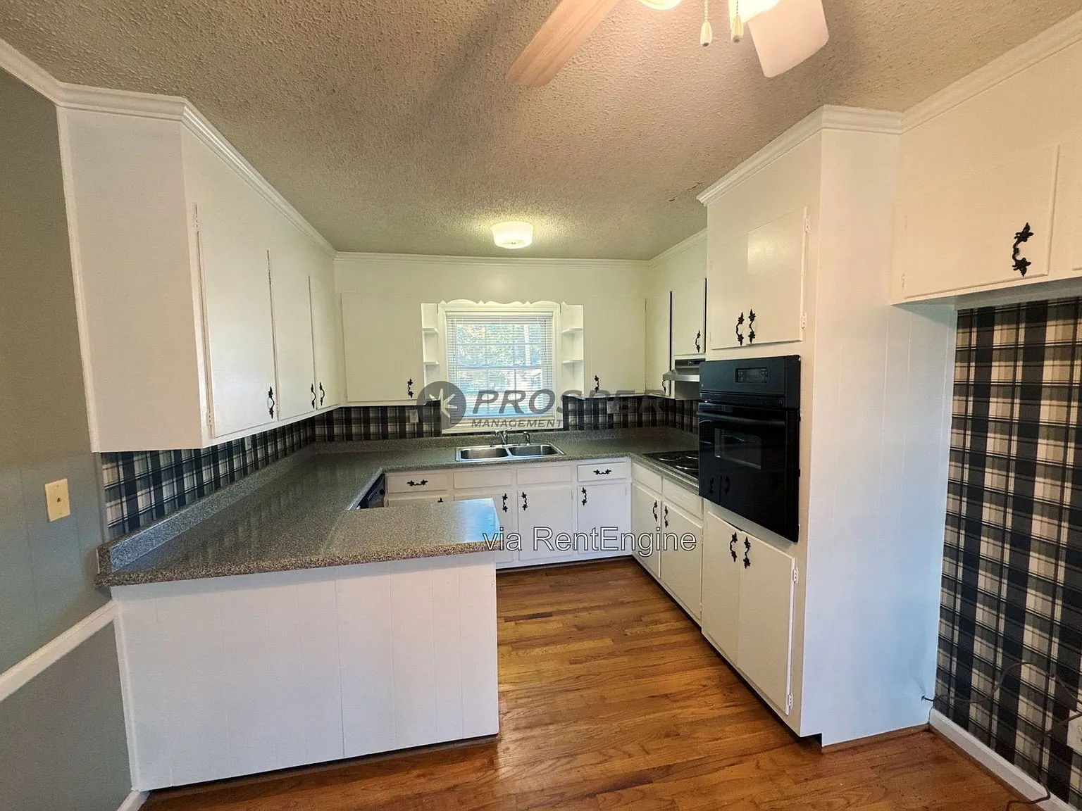 3 bed, 2.0 bath, 1204 sqft, $1,795 — Photo 4