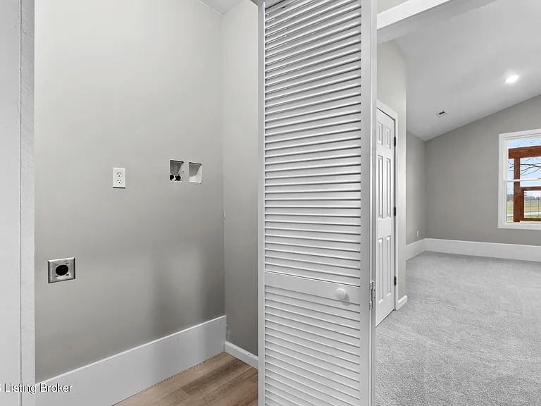 58 Riverside Ln — Photo 17