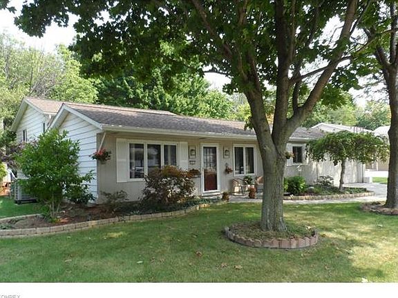 3rd image of 16213 Walnut Creek Dr