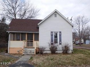 321 N 19th St, Herrin, IL 62948