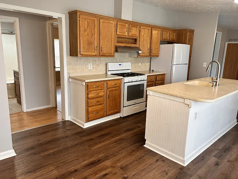 5024 Shamrock Way — Photo 6